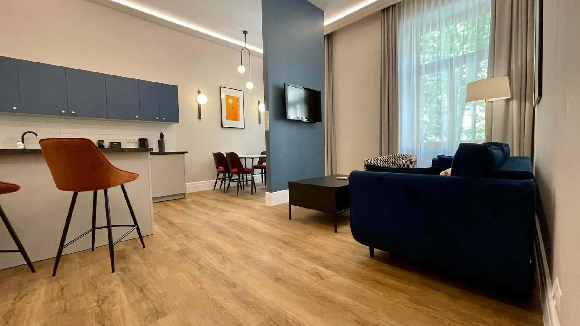 Golden Queen Apartments City Center location